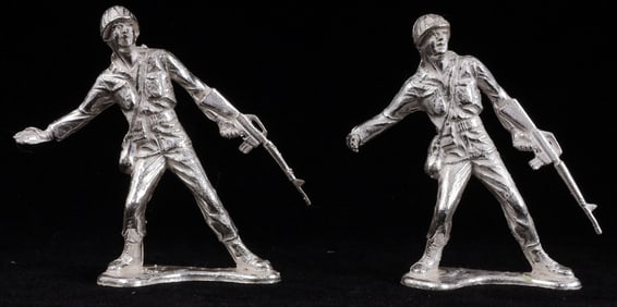 LOT OF TWO 999 FINE SILVER SOLDIERS 70 GRAMS
