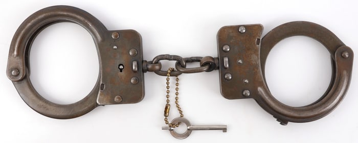 CROCKETT & KELLY INC VINTAGE POLICE HANDCUFFS