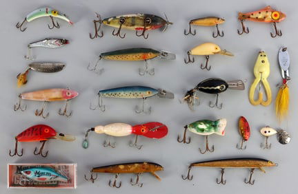 VINTAGE CHAMP MARLIN FISHING LURE LOT