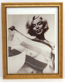 RARE MARILYN MONROE NAKED FLAG PHOTO