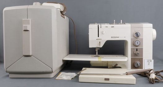 BERNINA RECORD 930 ELECTRONIC SEWING MACHINE