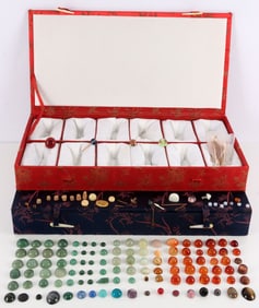 LOT VINTAGE CHINESE SILK BOX & SNUFF BOTTLE PARTS