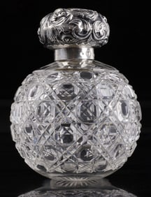 VICTORIAN GLASS PERFUME BOTTLE WITH STERLING CAP