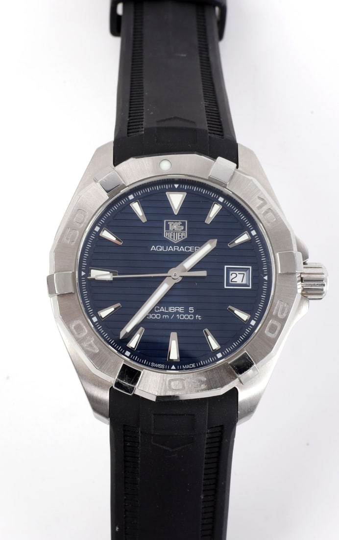 TAG HEUER AQUARACER CALIBRE 5 41MM WATCH: Calibre 5 automatic movement, 41mm case, like new. Fits a medium to large wrist. This lot has a reserve.