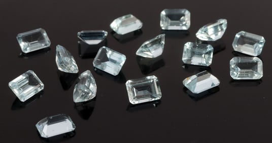 14.5 CARATS OF LOOSE CUT AQUAMARINE BERYL