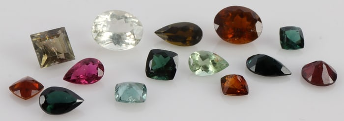 17 CARATS OF VARIOUS CUT & COLOR TOURMALINE