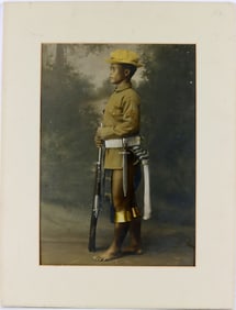RARE FILIPPINO SOLDIER IN TRIBAL WARFARE LITHO