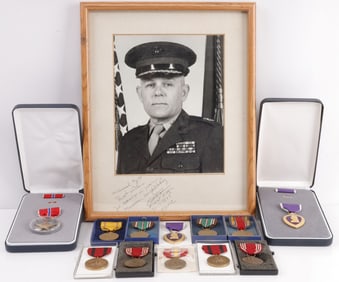 LOT OF 13 US MIXED ARMY ASSORTED MEDAL PICTURE