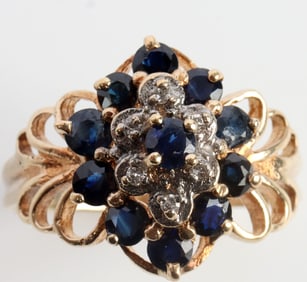 10KT YELLOW GOLD DIAMOND & SAPPHIRE CLUSTER RING