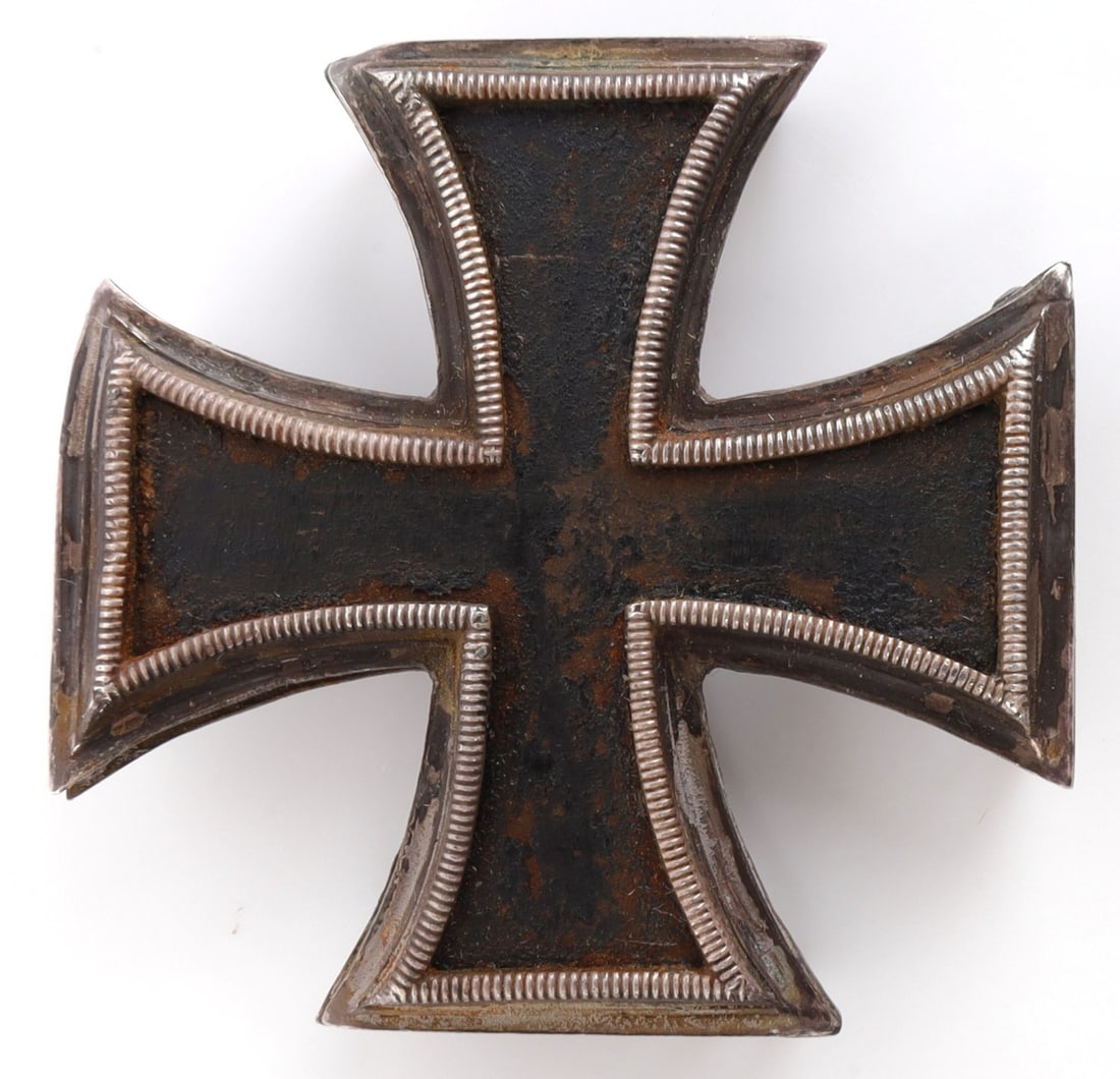 1813 PATTERN GERMAN IRON CROSS MEDAL: 1813 Pattern but without date , looped reverse, magnetic core, no date or markings. 42 mm,