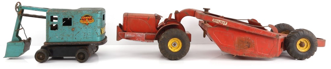 DOEPKE MODEL & MARX ANTIQUE TOY LOT: Marx Lumar Contractors digger and 30 inch Heiliner road grader. Both have heavy play wear.