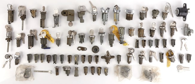 VINTAGE AMERICAN MADE CAR IGNITION KEY LOCK LOT