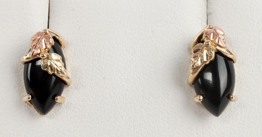 10KT THREE TONED GOLD AND ONYX EARRINGS
