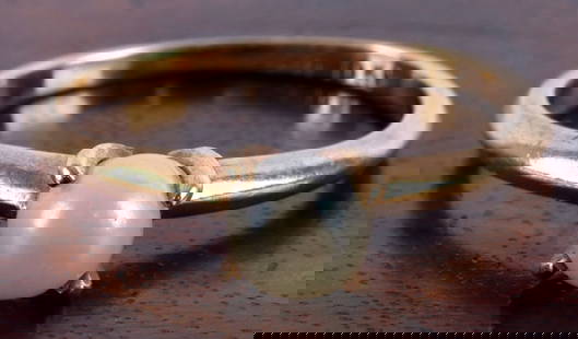10K YELLOW GOLD PEARL RING SIZE 4: 1.1 grams. Good condition. This lot has a reserve.