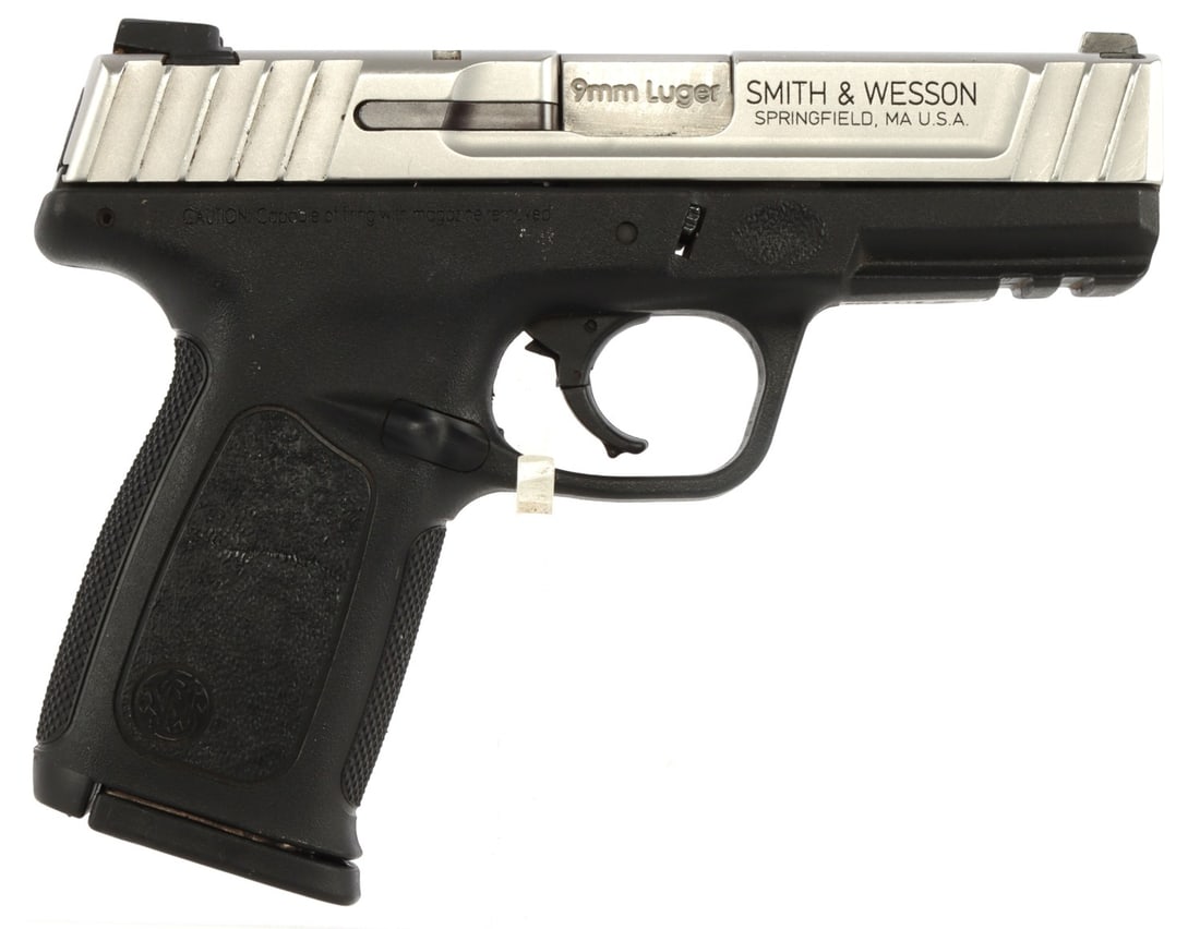 SMITH & WESSON SD9 VE 9MM SEMI AUTO PISTOL: Smith & Wesson SD9 VE semi-automatic pistol. Includes one (1) 16-round magazine. Used, very good condition. Mechanically fine, functions without issue. Bore is bright and clear. FFL required for trans