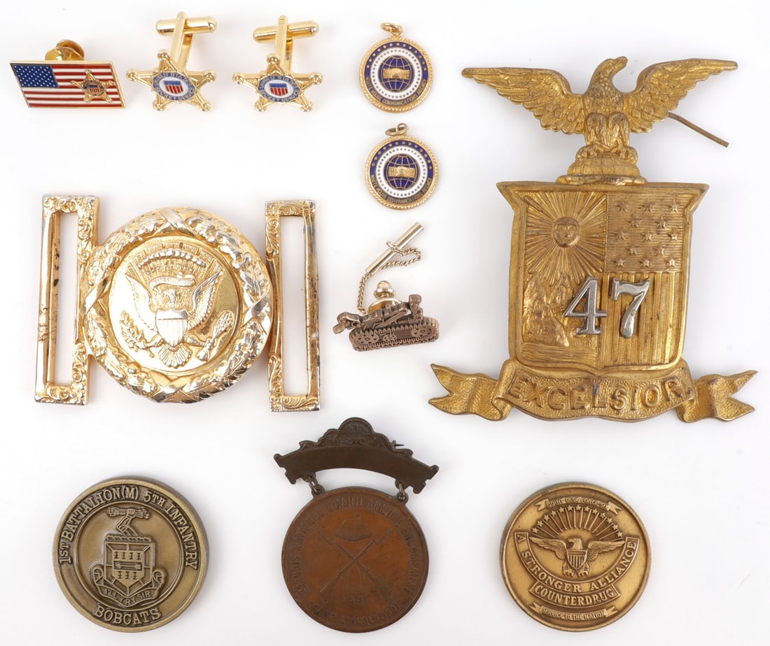 SPAN AM BADGE 1901 ILLINOIS ENCAMPMENT MEDAL MORE: Challenge coins buckle, cufflinks, Span Am cap insignia, 1901 Illinois Encampment medal and more.