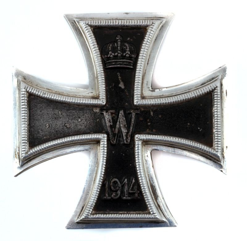 WWI GERMAN VAULTED IRON CROSS 1ST CLASS: WWI German Iron Cross First Class 1914 pin. Vaulted style, marked "KO" just under pin latch. Neatly repaired coke bottle pin. Overall very good condition. This lot has a reserve.