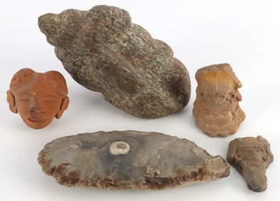 LOT PRE COLUMBIAN MAYAN EFFIGY BLADE ARROWHEADS