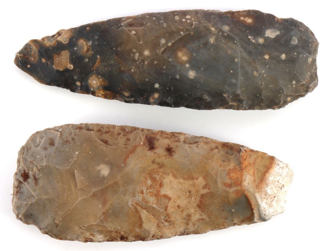 LOT 2 PRE COLUMBIAN MAYAN BI FACIAL FLINT BLADES: Lot of TWO (2). Seller believes Guatemala provenance. Well-crafted. Loss to tip of smaller blade. 6.5 and 7.25 inches. Unauthenticated. Sold "as is." This lot has a reserve.