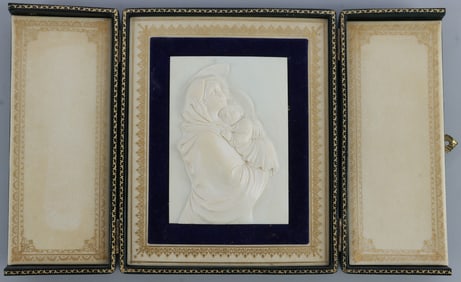 ANTIQUE IVORY PANEL DEPICTING THE MADONNA & CHRIST