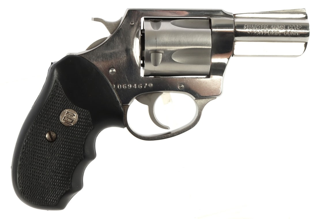 CHARTER ARMS PIT BULL 9MM FEDERAL DA/SA REVOLVER: Charter Arms Pit Bull DA/SA revolver, cal 9mm Federal. Tapered chamber also accepts 9mm Luger. 2.5-inch barrel. 5-round capacity. Rubber grips. Very good condition. Mechanically fine, functions withou