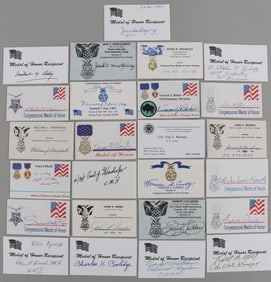 LOT OF 25 WWII US MEDAL OF HONOR WINNER AUTOGRAPHS