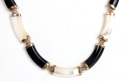 10KT YELLOW GOLD NECKLACE WITH ONYX & MOTHER PEARL