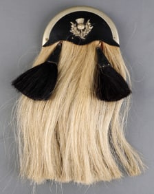 R.G. LAWRIE HORSEHAIR DRESS SPORRAN THISTLE BADGE