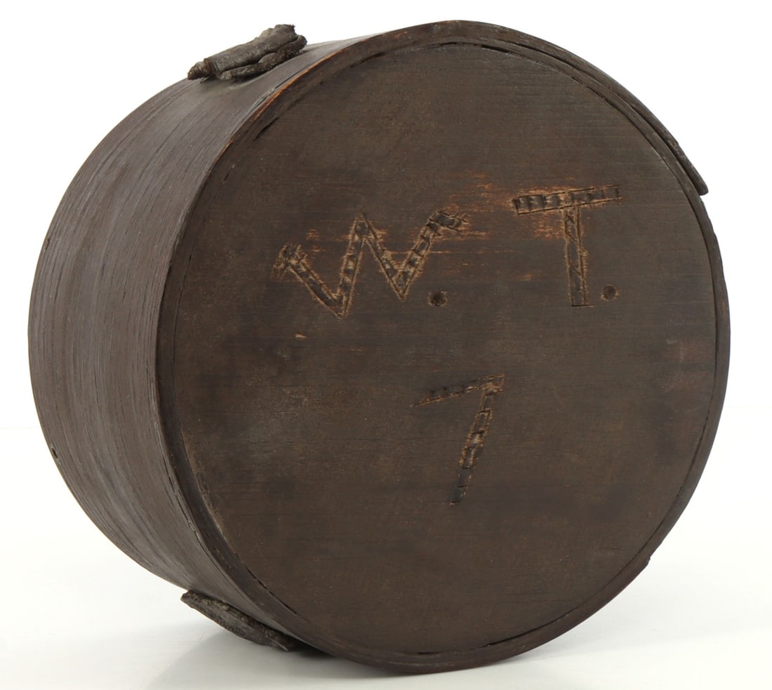 US WAR OF 1812 CHEESEBOX CANTEEN FLASK: 'Cheesebox' wooden canteen flask from the War of 1812. Paint has mostly faded, and 'W.T. 7' has been engraved into the side of the canteen. Intact. No cork. 6.75-inch diameter, 3.75-inch thickness. Pe