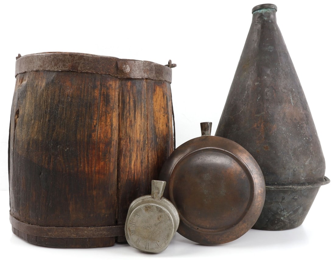 US CIVIL WAR CANTEEN AND BUCKET LOT: Grouping includes a bucket and powder flasks. Very good condition. Measurements range from 2.5 - 11.5 inches. Period: Civil War & Indian Wars