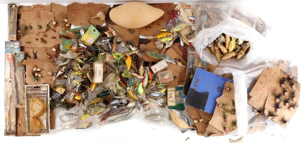 100'S OF FISHING LURES MULTIPLE PERIODS UNSEARCHED