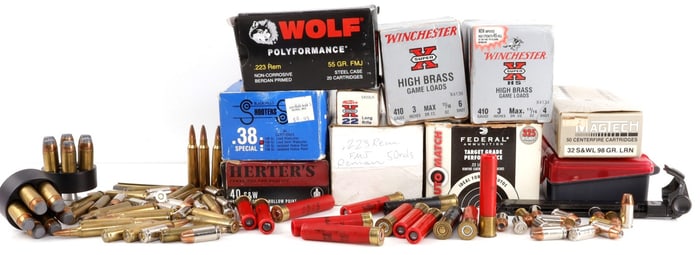 VARIETY LOT OF LOOSE AMMO 410 44 MAG 32 S 223 MORE