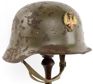 SPANISH MODELO Z M42/79 STEEL HELMET WITH INSIGNIA