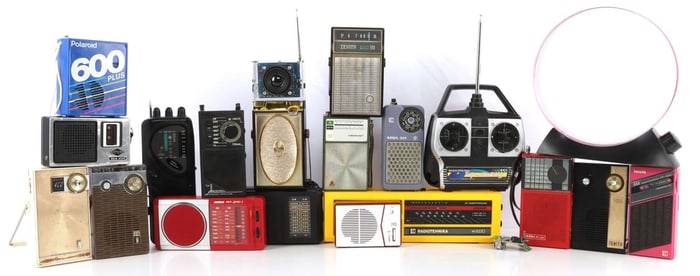 20 VINTAGE PORTABLE AM FM RADIO LOT