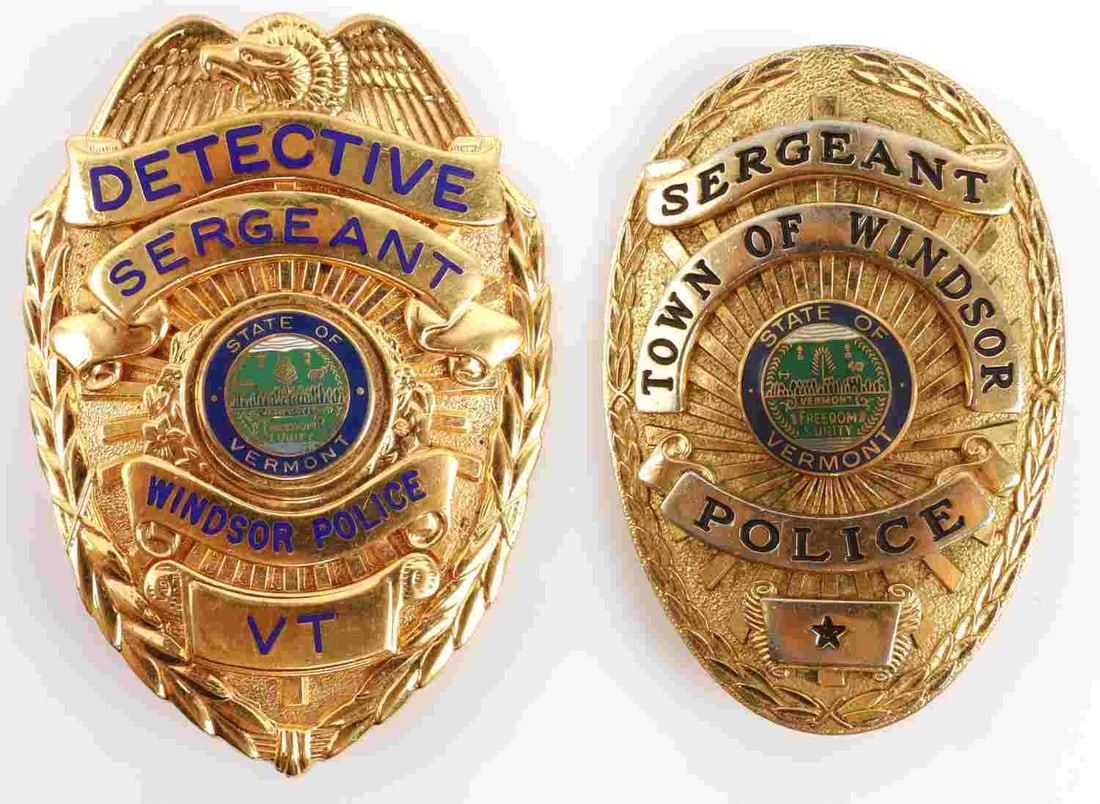 LOT OF 2 WINDSOR VERMONT OBSOLETE POLICE BADGES: Lot of TWO (2). Very good original condition, measuring 80 and 70 mm. Smaller one is dated 2006 on reverse. This lot has a reserve.