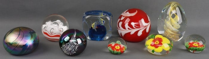 LOT OF 9 GLASS PAPERWEIGHT LOT