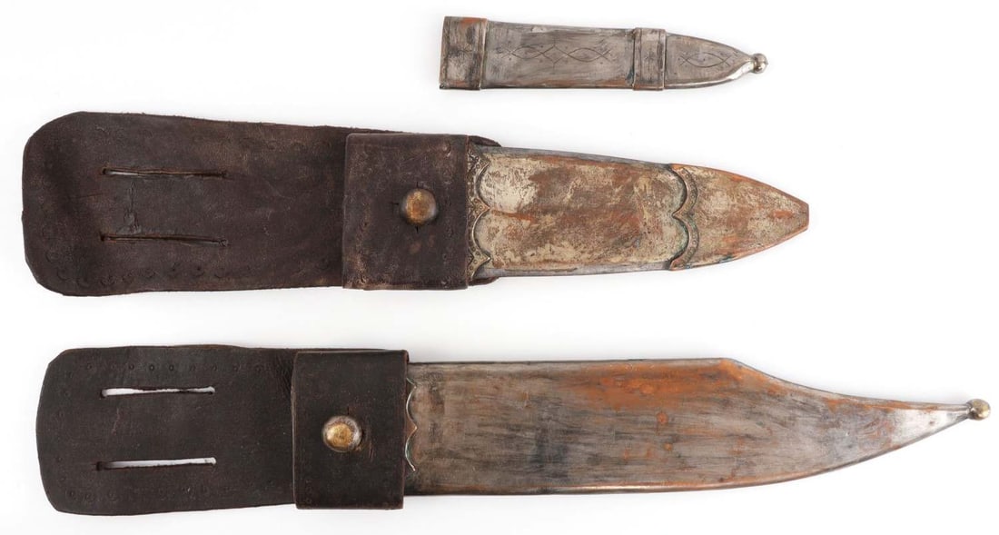 3 ANTIQUE KNIFE SCABBARD & SHEATH LOT: Not counting the leather, they measure 11, 5 and 7 inches. None are marked, all are serviceable.