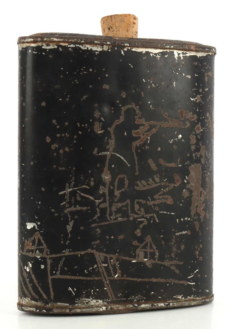 CIVIL WAR ALCOHOL CANTEEN PATRIOTIC DRUNK BOYS: Canteen flask from the US Civil War, clearly used for alcohol. The canteen is etched with a patriotic scene, on one side showing two US flags and the other a Revolutionary War soldier firing a rifle.