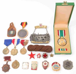LOT 19 20TH CENT MEDAL KUWAIT USSR CHINA KOREA UN: Various 20th-century military and civilian medals, badges and uniform insignia. Kuomintang Eagle Taiwan Chinese National Party Award medal. Cased Saudi 1991 Liberation of Kuwait medal or Naut Tahrir a