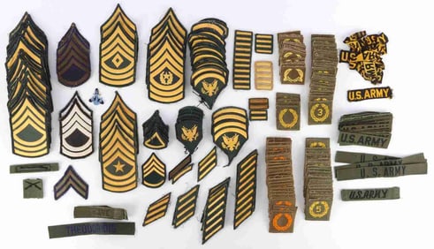 100+ US MILITARY UNIFORM ASSORTED RANK PATCH LOT