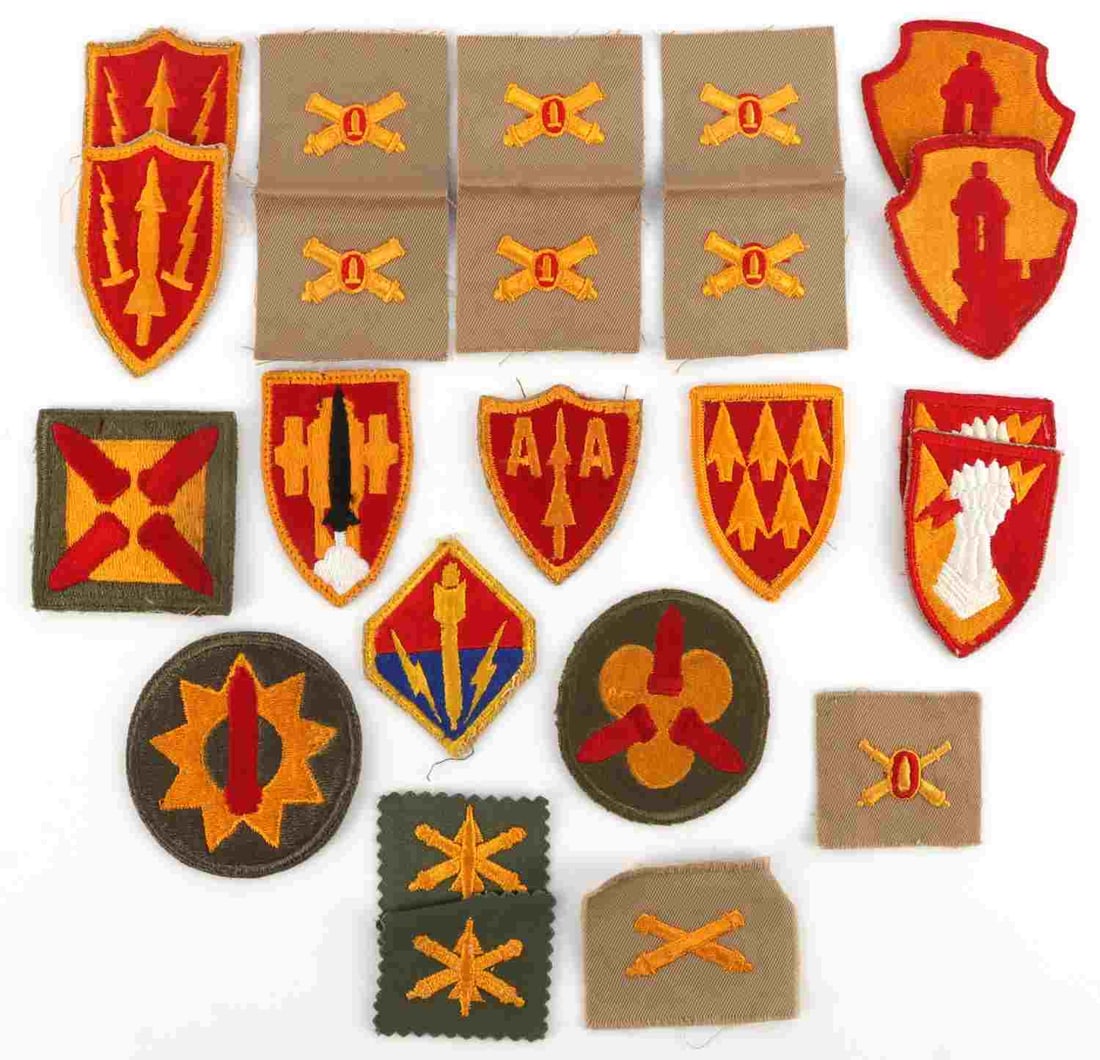 23 PCS COLD WAR US AIR DEFENSE MISSILE PATCH LOT: Lot of TWENTY-THREE (23) U.S. Army Air Defense Artillery uniform insignia patches. Very good condition.