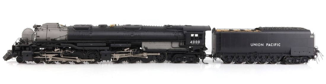 FINE ART MODELS UNION PACIFIC 4-8-8-4 BIG BOY: Gauge 1 Brass Model Train Fine Art Models Union Pacific 4-8-8-4 'Big Boy.' Brass construction. Operational headlights and marker lights, illuminated number boards, illuminated running board lights, op