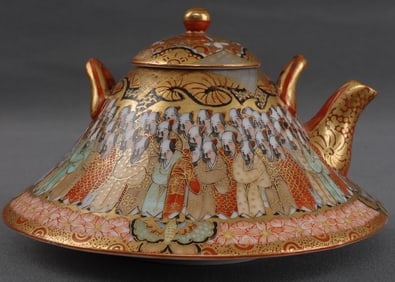 JAPANESE SATSUMA REDWARE TEAPOT WITH GILD