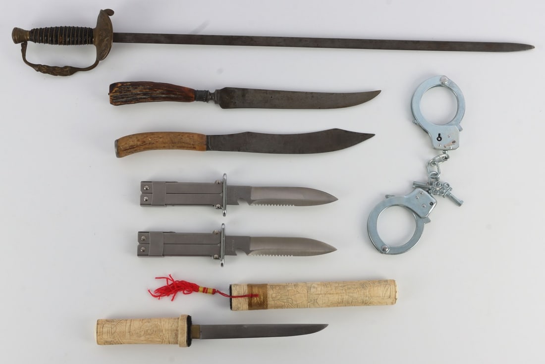 KNIFE SHORT SWORD HANDCUFFS PARATROOPER BLADE: Handcuffs has 2 keys, short sword is 26 inches overall, Tanto has bone scabbard. 10 Pieces total.