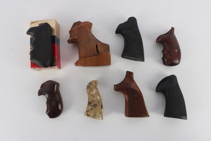 8 HANDGUN GRIP LOT