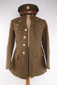 WWII US ARMY AIR FORCE OFFICER TUNIC AND VISOR