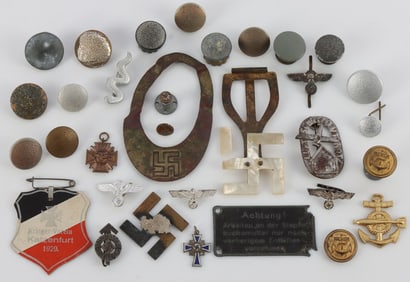 WWII GERMAN TINNIES INSIGNIA BUTTONS LOT OF 30+