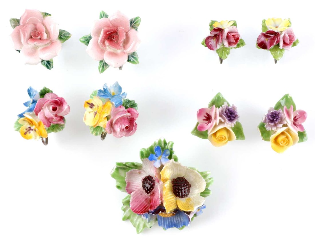 CAPODIMONTE PORCELAIN EARRINGS AND BROOCH LOT: Four pairs of clip on earrings and one brooch all with hand painted flowers. Earring have a few small chips but are in over all great condition.