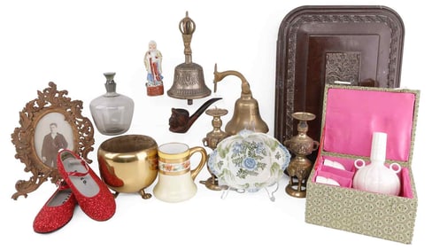 LARGE COLLECTIBLE LOT BIG VARIETY