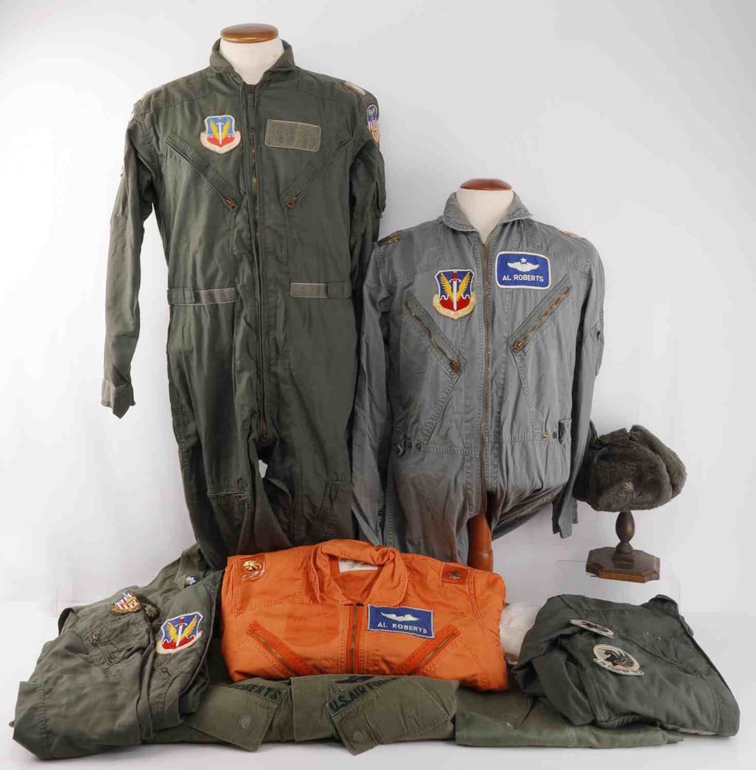 DFC RECIPIENT LT. COL. A.J ROBERTS FLIGHT SUIT LOT: Deceased 2024, Received 2 Distinguished Flying Cross, 9 air medals and more, flight suits, uniform and a hat in Major and Lt. Col. ranks, average size 40 regular. Combat Rescue pilot with numerous res